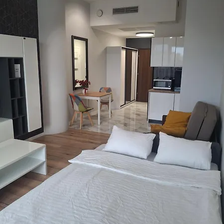 Hanza Tower 510 *